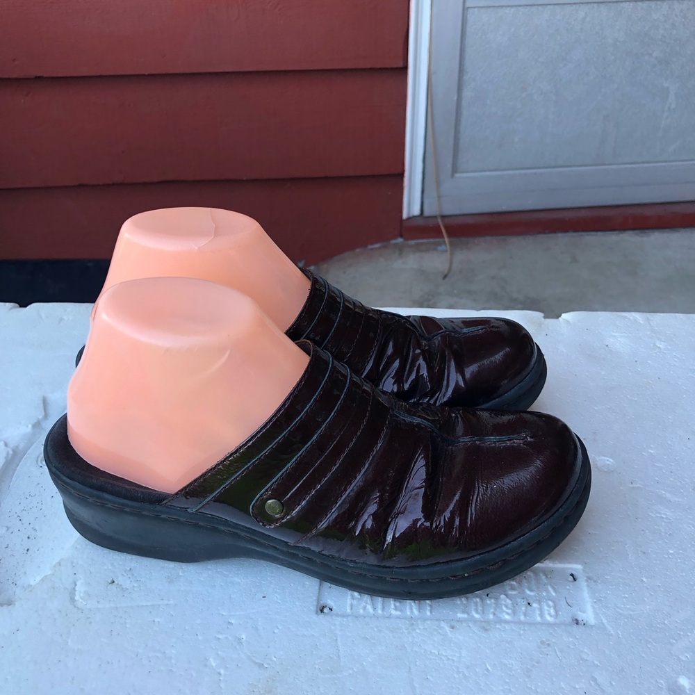 CLARKS Lexi Cedar Bendables Women's Copper Patent Leather Mules Clogs Shoes